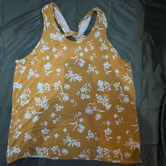 Market Spruce Debra racer back style tank - Picture 4 of 7